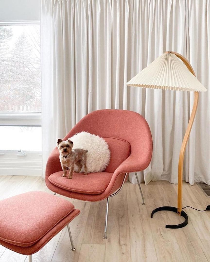 Lampe sur pied en bois avec abat-jour plissé