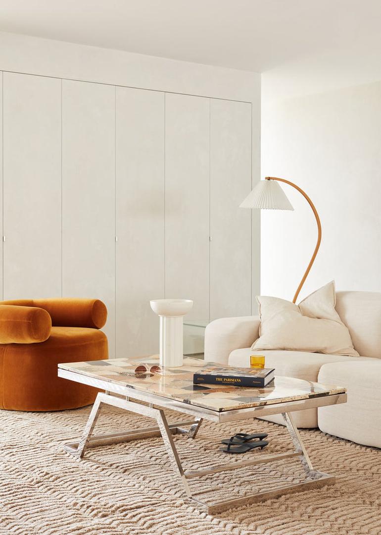 Lampe sur pied en bois avec abat-jour plissé