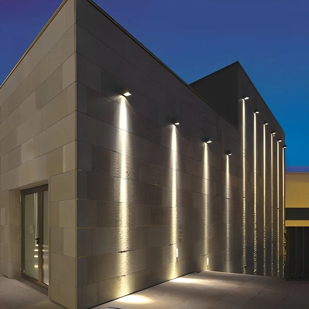 Architektoniczna zewnętrzna lampa ścienna LED – widok produktu 1 | Nuvira Home