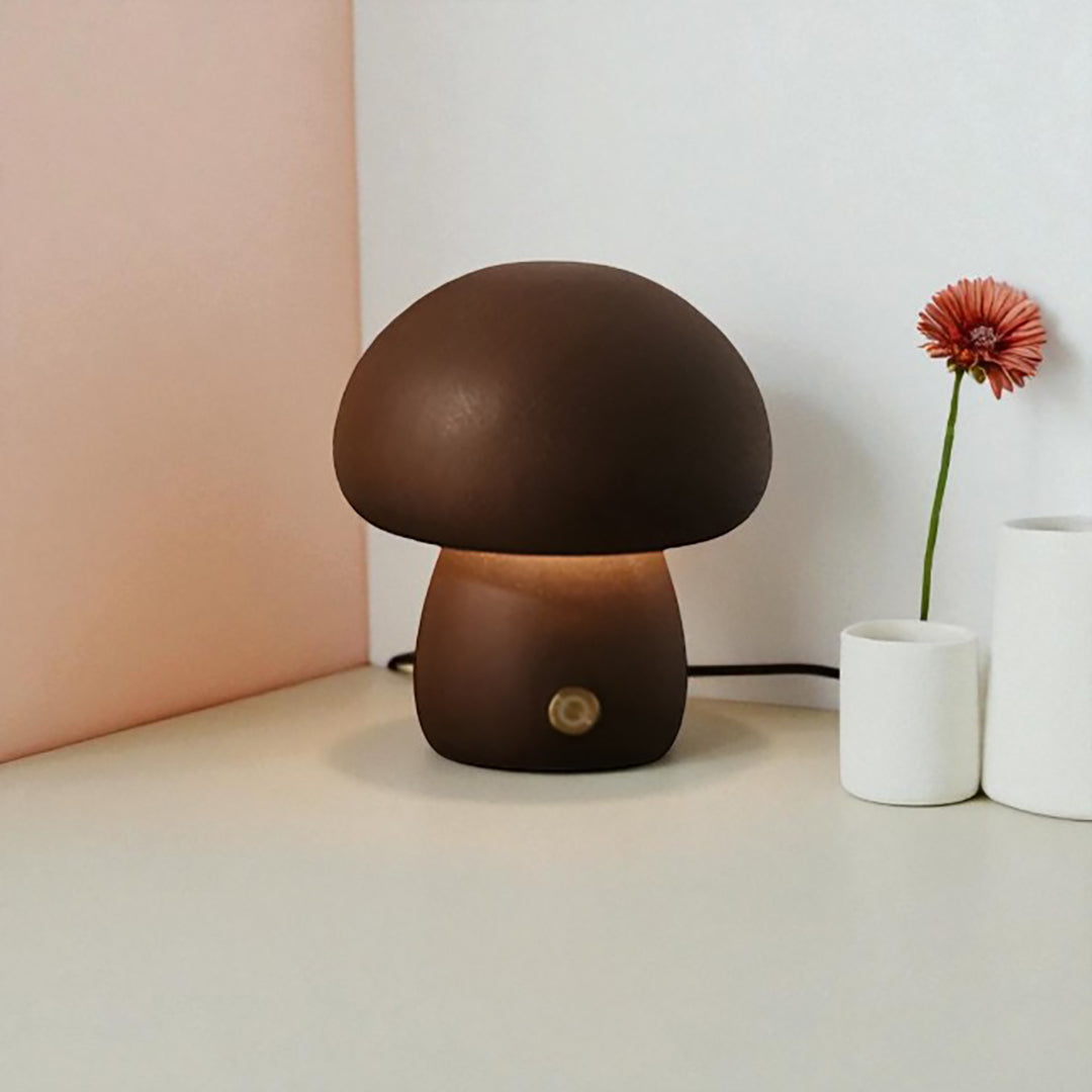 Bezprzewodowa Drewniana Lampa Stołowa – Design Grzybek – widok produktu 7 | Nuvira Home