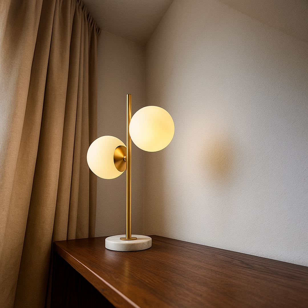 Bezprzewodowa lampa stołowa LED – Ładowana kablem USB – widok produktu 2 | Nuvira Home