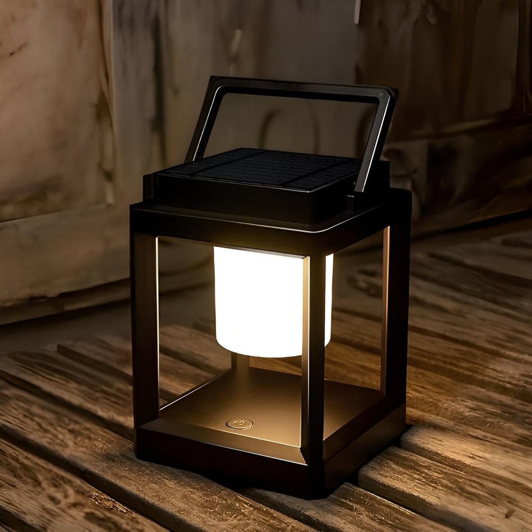 Czarna Lampa Słoneczna – Przenośne Oświetlenie Zewnętrzne – widok produktu 2 | Nuvira Home