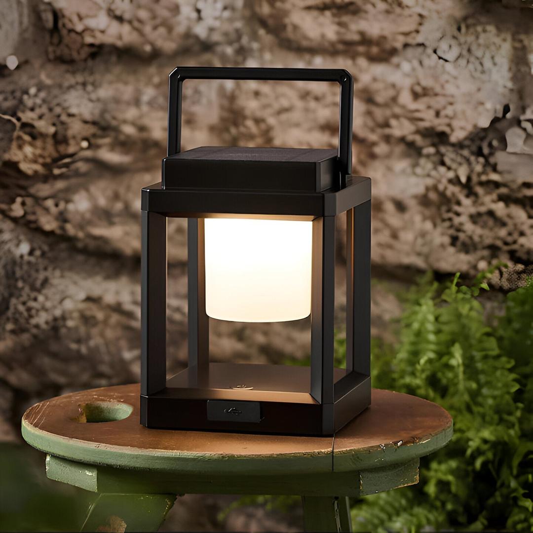 Czarna Lampa Słoneczna – Przenośne Oświetlenie Zewnętrzne – widok produktu 10 | Nuvira Home