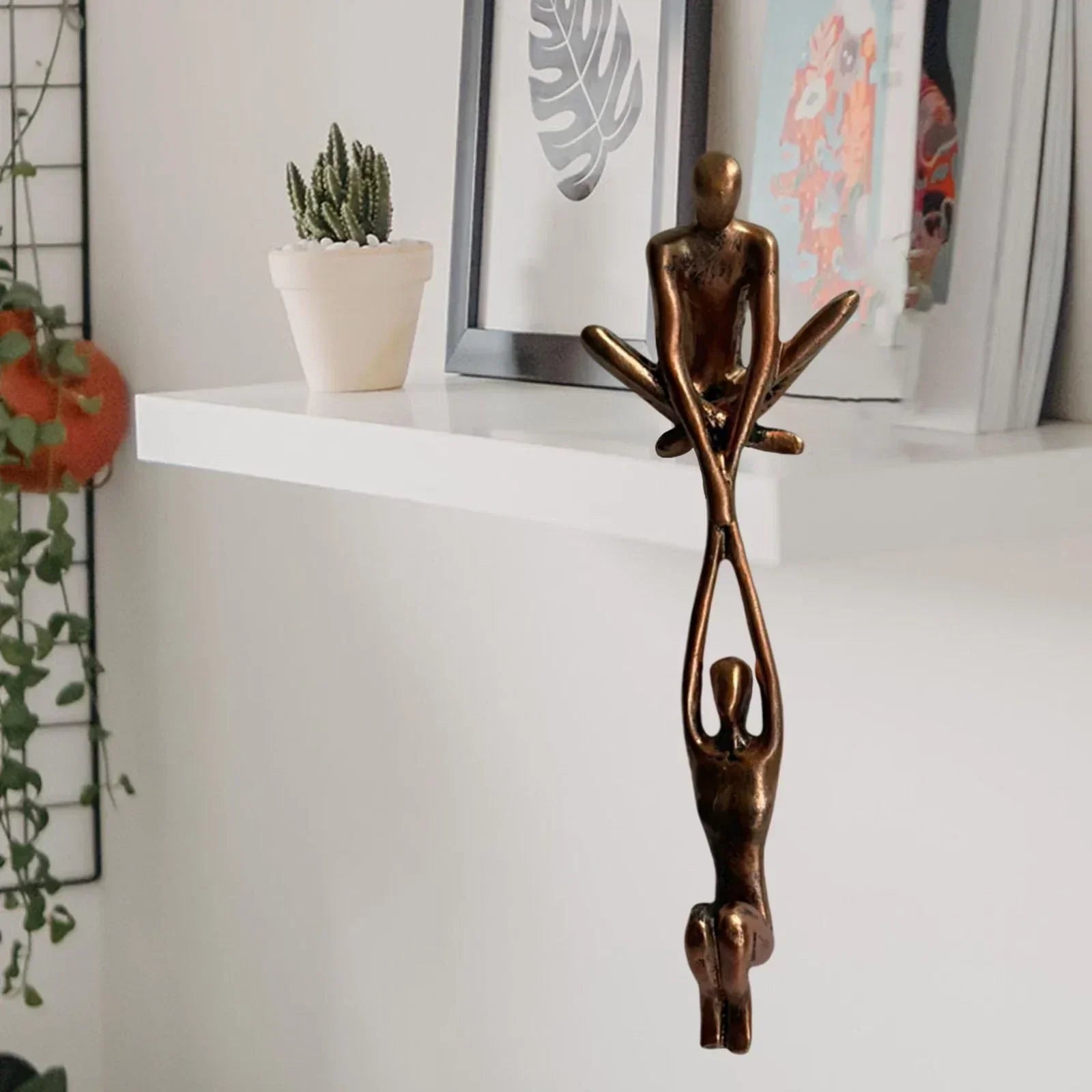 Dekoracyjna Figurka Miłość i Siła z Żywicy – widok produktu 8 | Nuvira Home