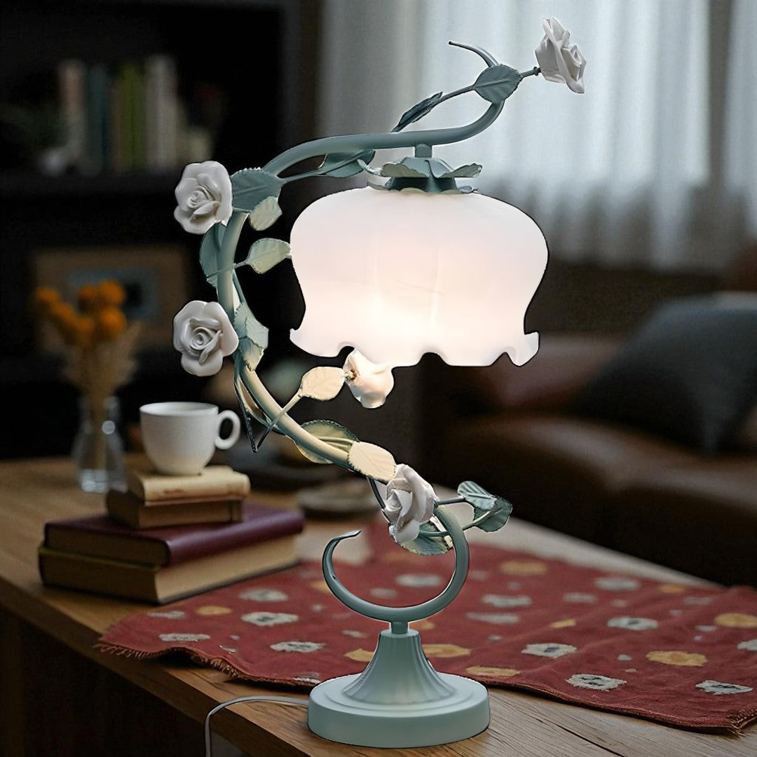 Dekoracyjna Lampa Stołowa Różana – Stylowa Z Osłoną – widok produktu 5 | Nuvira Home
