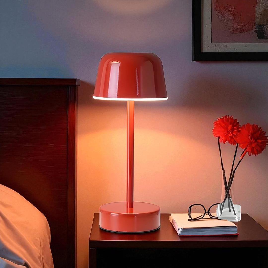 Dekoracyjna Lampa Stołowa Szklana – Pryzmatyczny Blask – widok produktu 5 | Nuvira Home