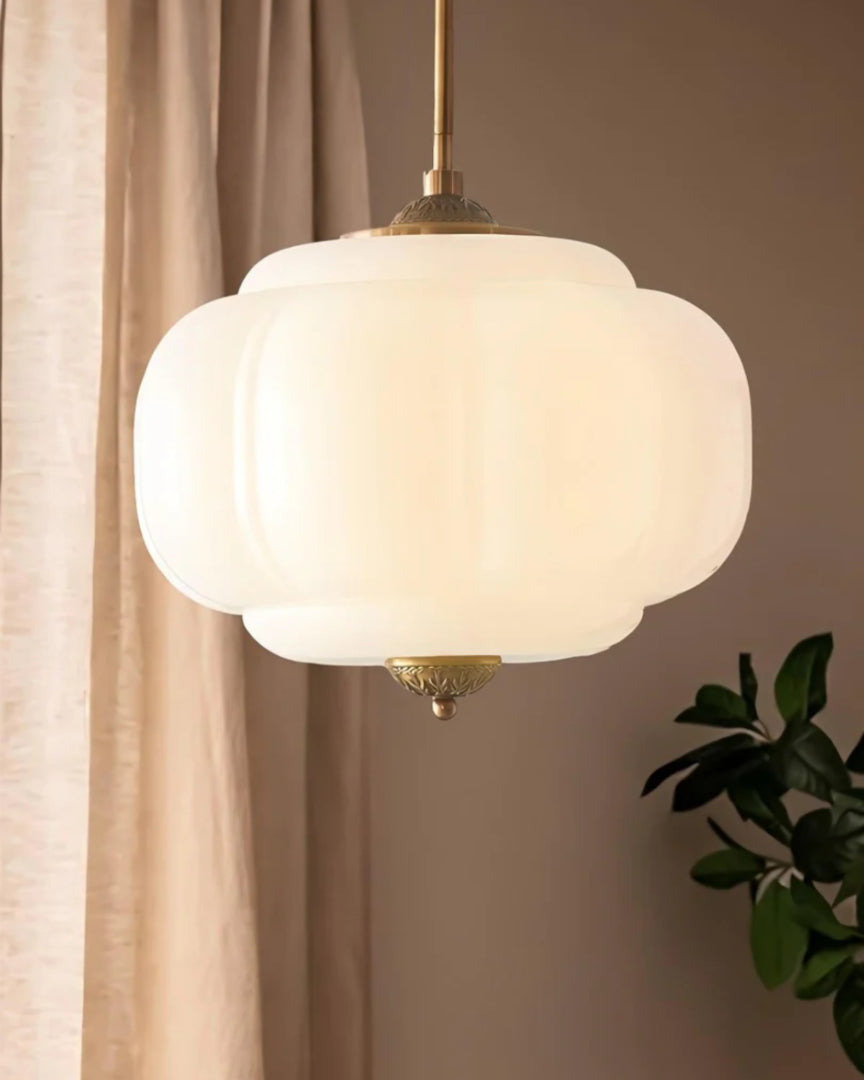 Dekoracyjna szklana lampa wisząca z detalami z mosiądzu – widok produktu 17 | Nuvira Home