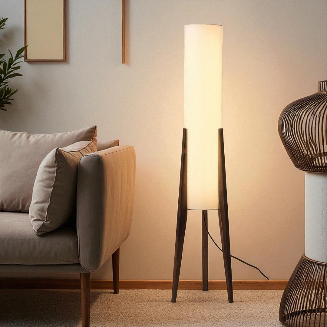 Domowa Lampa Podłogowa Orzechowa – Lite Drewno – widok produktu 3 | Nuvira Home