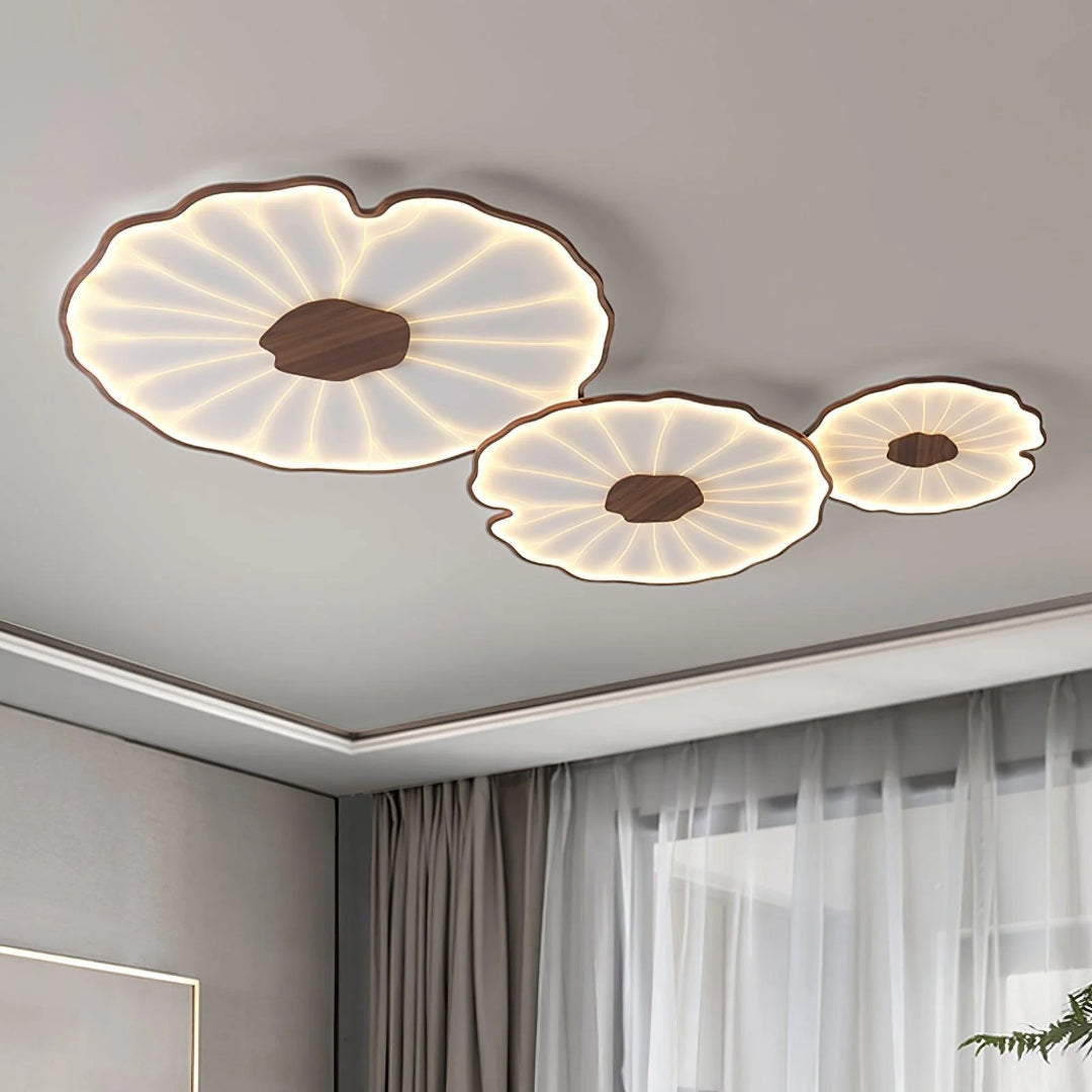 Drewniana lampa sufitowa z motywem liścia – widok produktu 4 | Nuvira Home