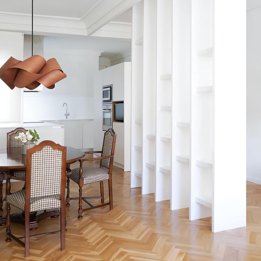 Drewniana Lampa Wisząca O Zakrzywionej Formie – widok produktu 14 | Nuvira Home