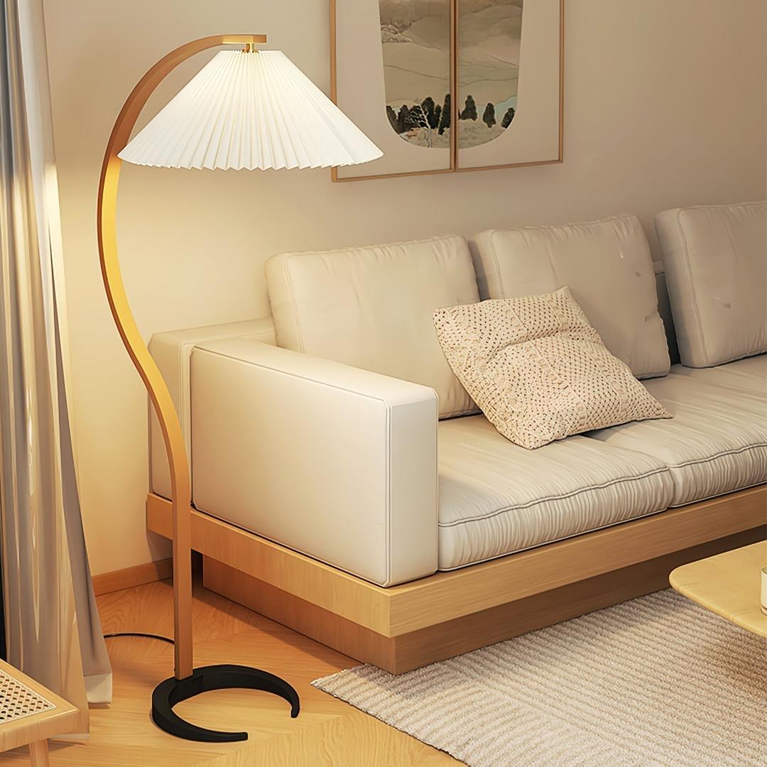 Drewniana Podłogowa Lampa Z Plisowanym Kloszem – widok produktu 11 | Nuvira Home