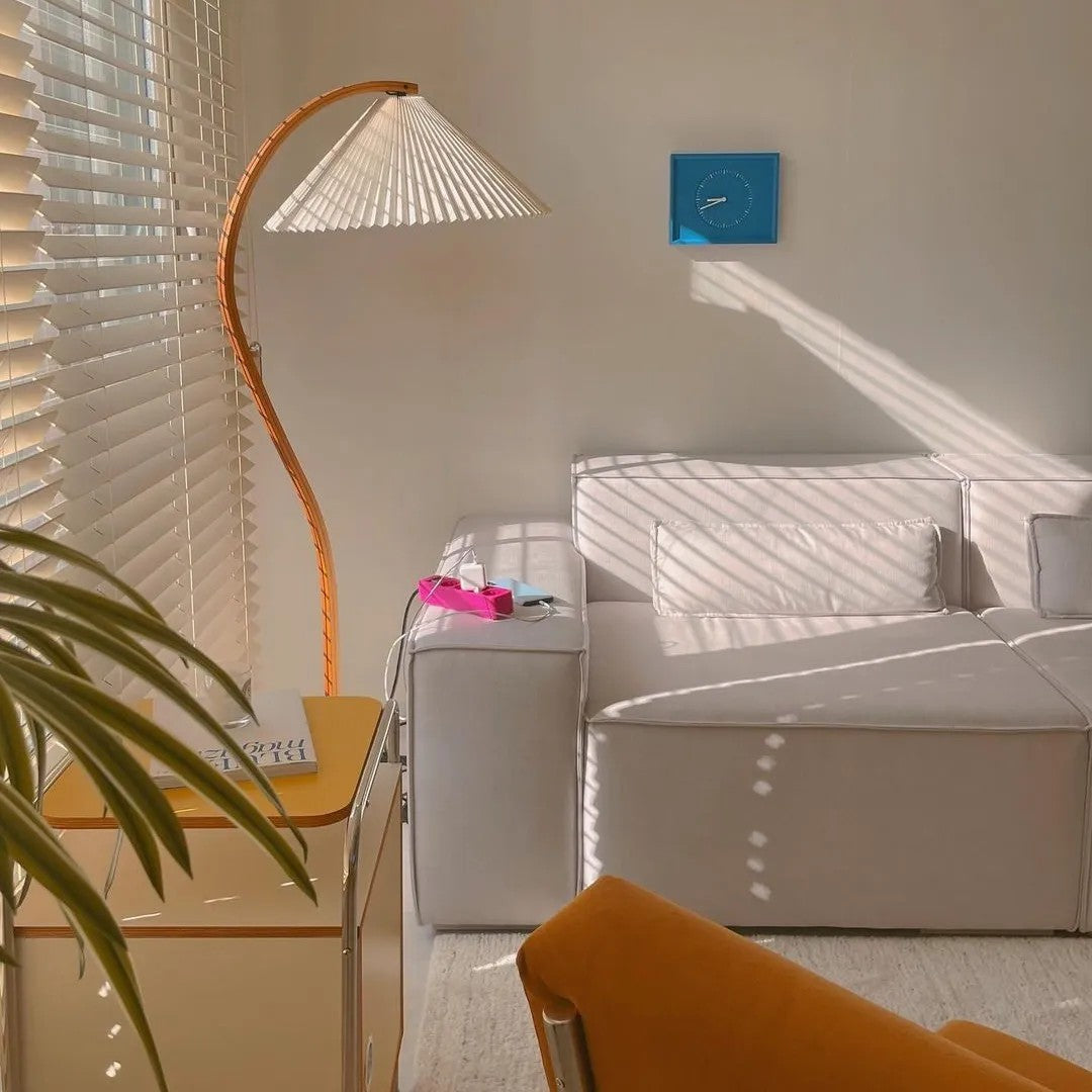 Drewniana Podłogowa Lampa Z Plisowanym Kloszem – widok produktu 15 | Nuvira Home