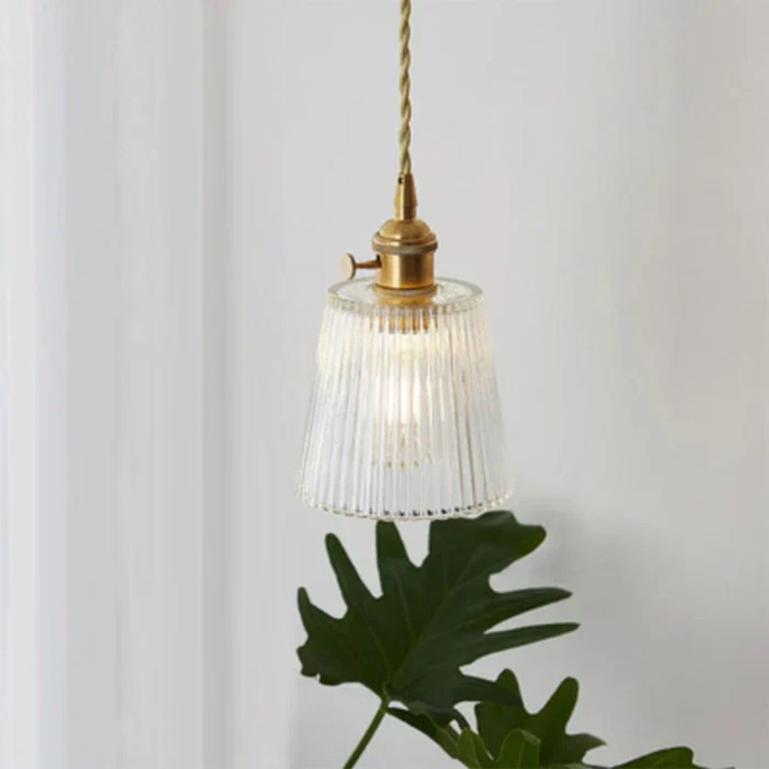 Industrialna lampa wisząca ze żłobionego szkła – widok produktu 3 | Nuvira Home