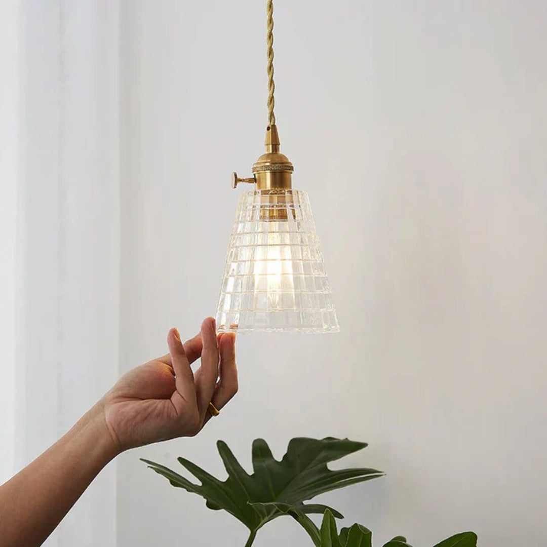 Industrialna lampa wisząca ze żłobionego szkła – widok produktu 14 | Nuvira Home