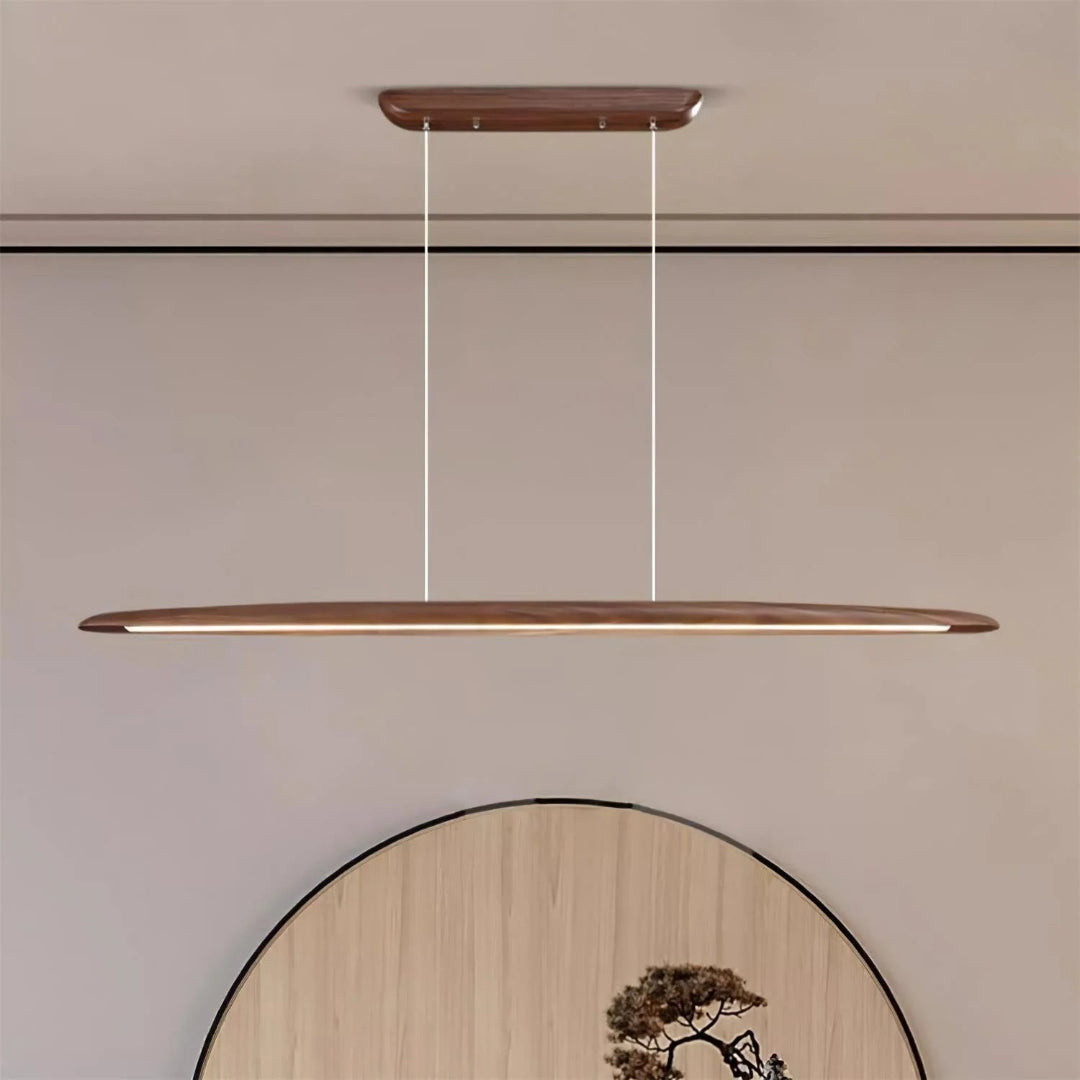 Japandi drewniana liniowa lampa wisząca – widok produktu 2 | Nuvira Home