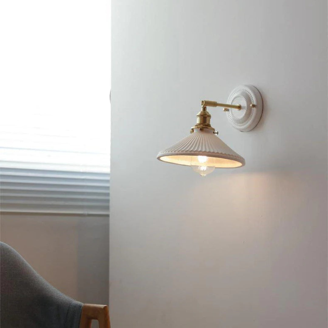 Japońska ceramiczno-mosiężna lampa ścienna – widok produktu 4 | Nuvira Home