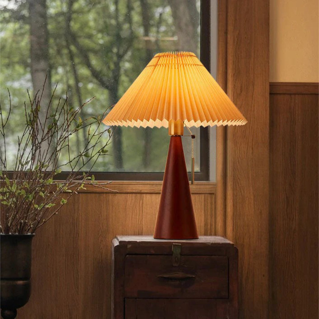 Japońska drewniana plisowana lampka stołowa – widok produktu 6 | Nuvira Home