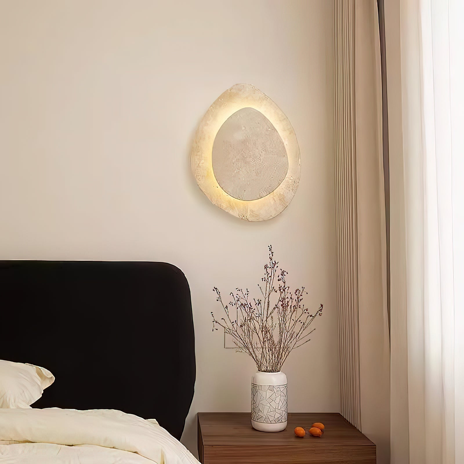 Kinkiet Minimalistyczny z Trawertynu z Wbudowanym LED – widok produktu 8 | Nuvira Home