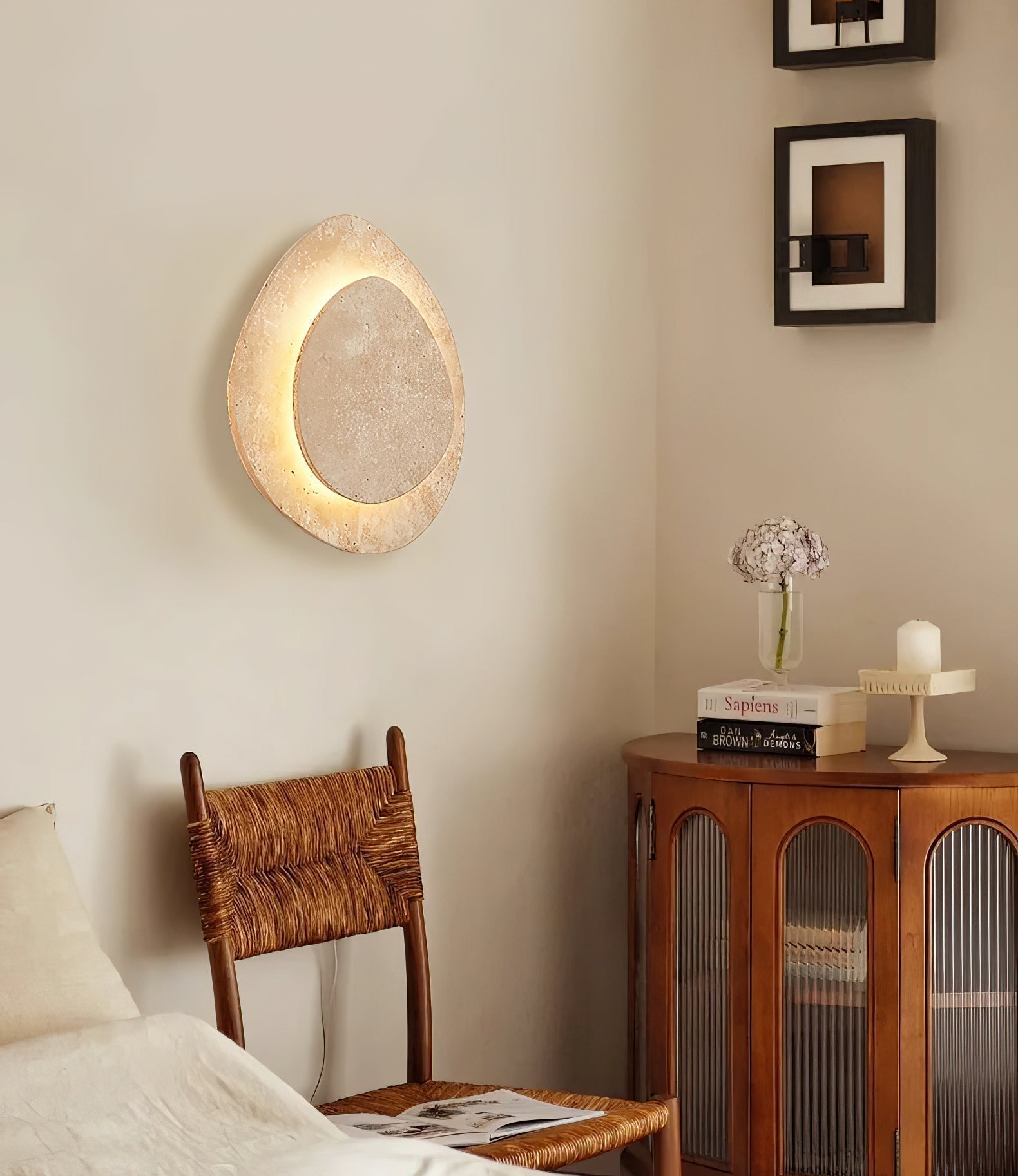 Kinkiet Minimalistyczny z Trawertynu z Wbudowanym LED – widok produktu 9 | Nuvira Home