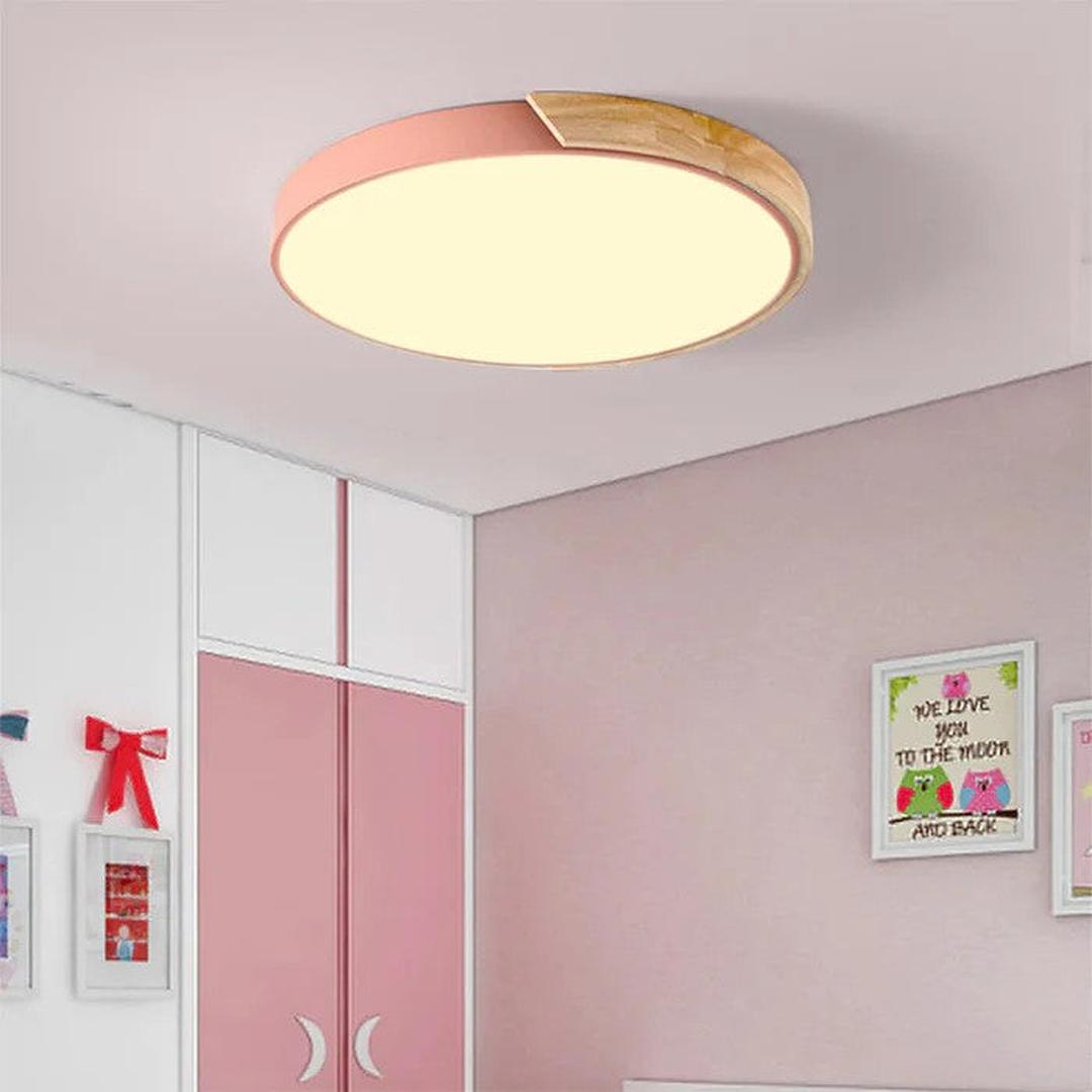 Kolorowa Okrągła Lampa Sufitowa z Nowoczesnym Designem LED – widok produktu 4 | Nuvira Home