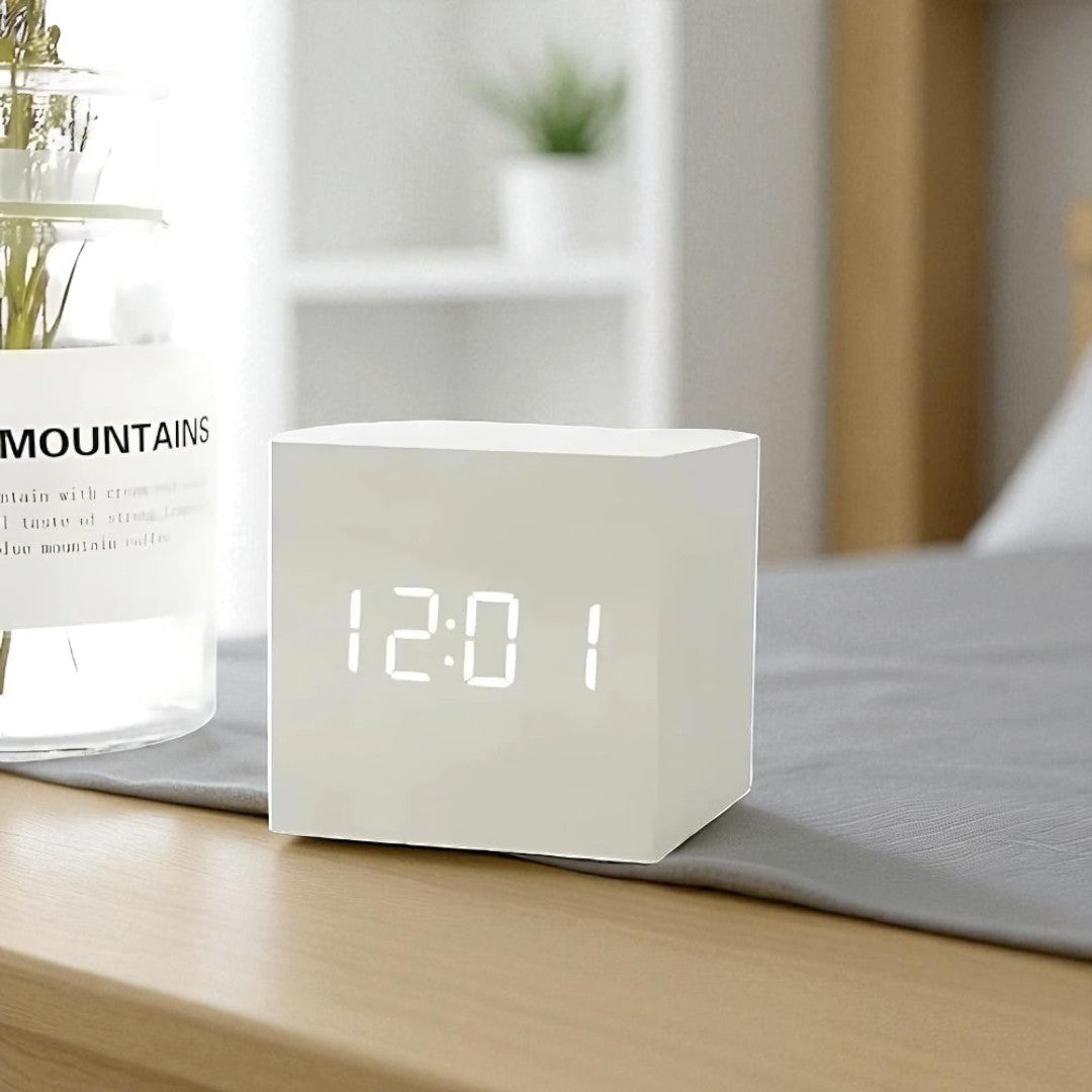 Kostkowy Budzik LED – Nowoczesny – widok produktu 3 | Nuvira Home