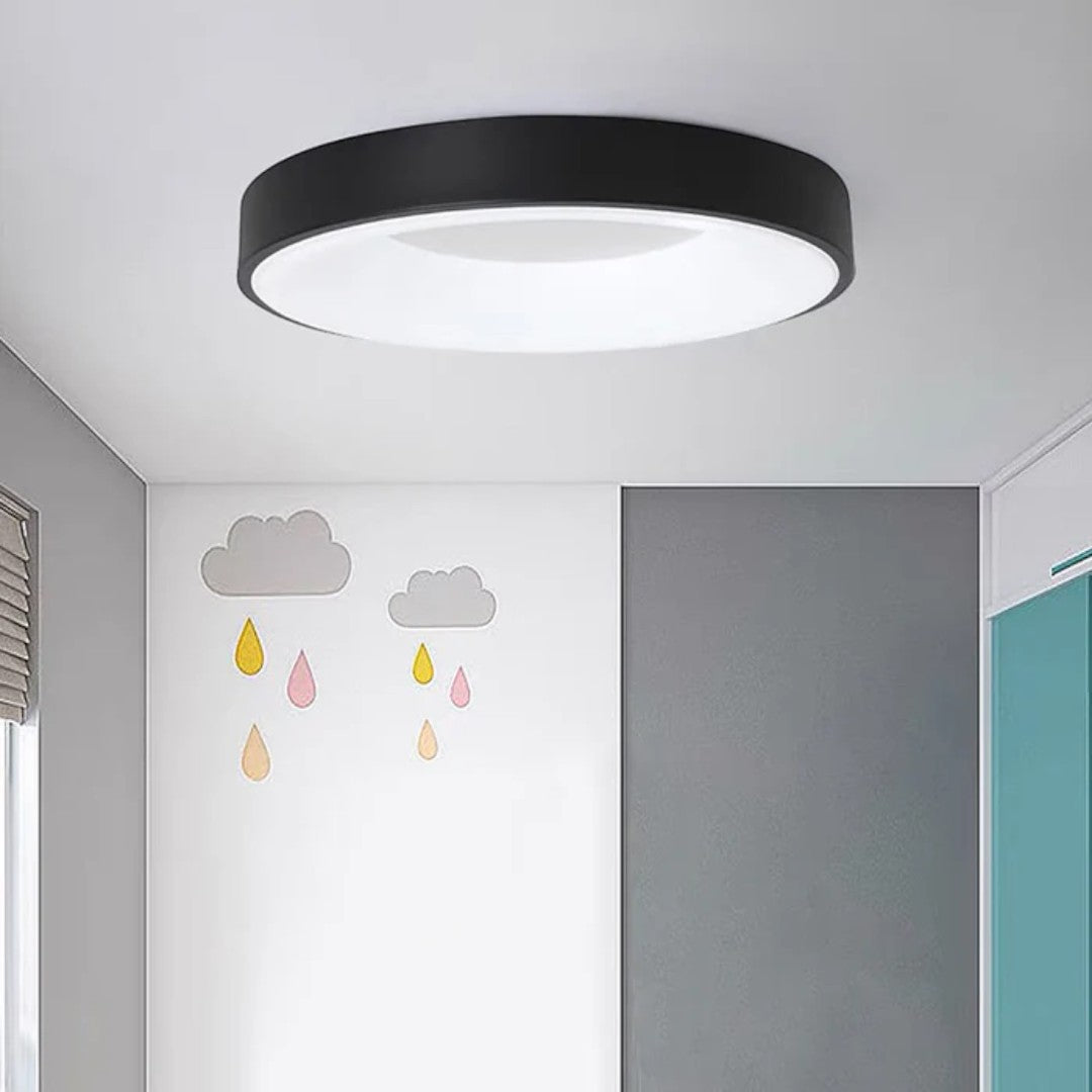 Kreatywna Kolorowa Lampa Sufitowa z Prostym Oświetleniem LED – widok produktu 4 | Nuvira Home
