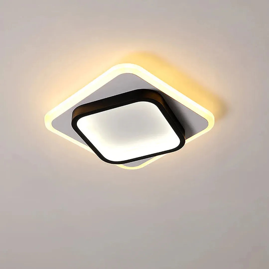 Kwadratowa lampa sufitowa z złotym oświetleniem LED – widok produktu 9 | Nuvira Home