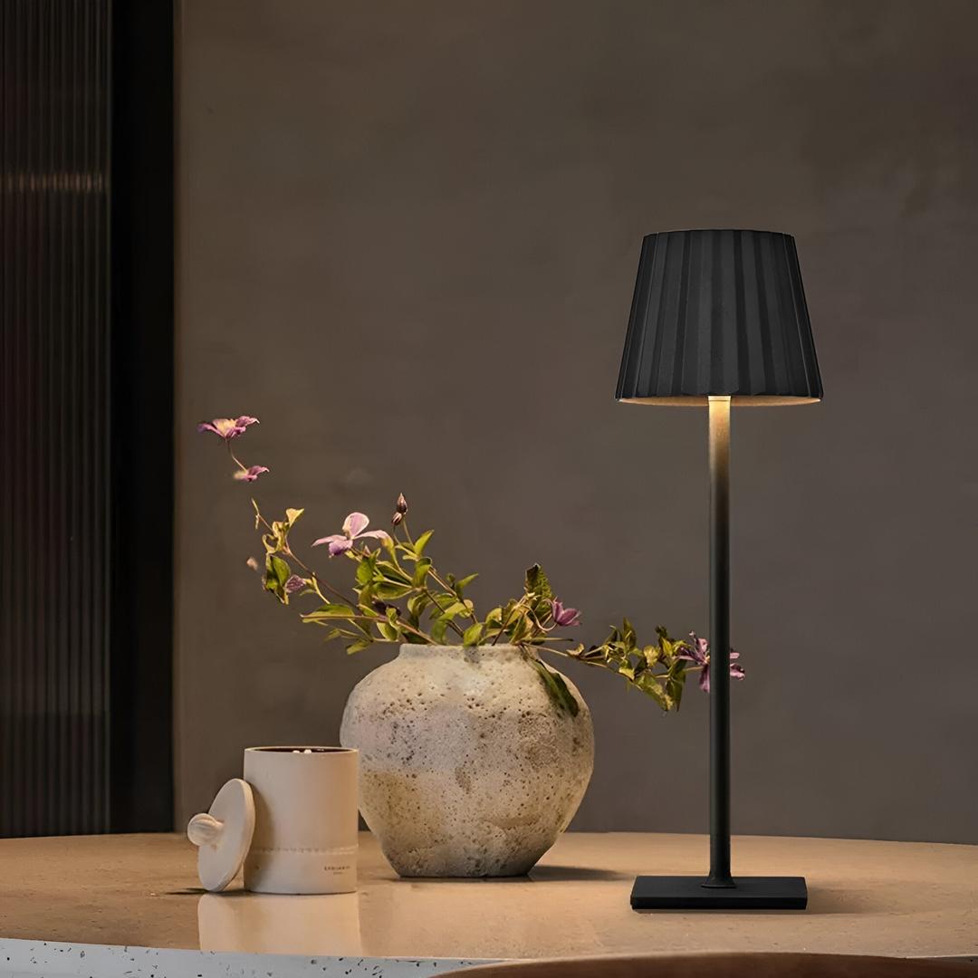 Ładowalna Lampa Stołowa LED – Bezprzewodowa – widok produktu 1 | Nuvira Home