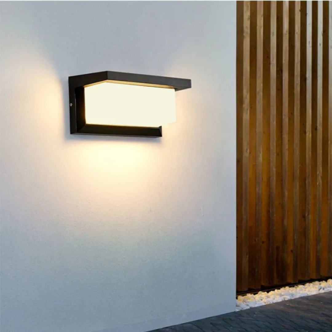 Lampa Ścienna z Czujnikiem – Designerskie Oświetlenie Zewnętrzne – widok produktu 5 | Nuvira Home