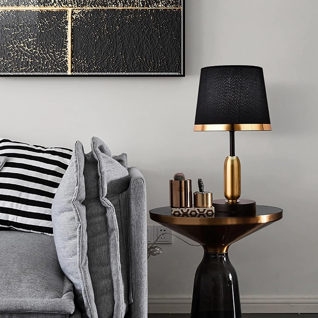 Lampa Stołowa z Materiałowym Kloszem – Rustykalne Oświetlenie – widok produktu 2 | Nuvira Home