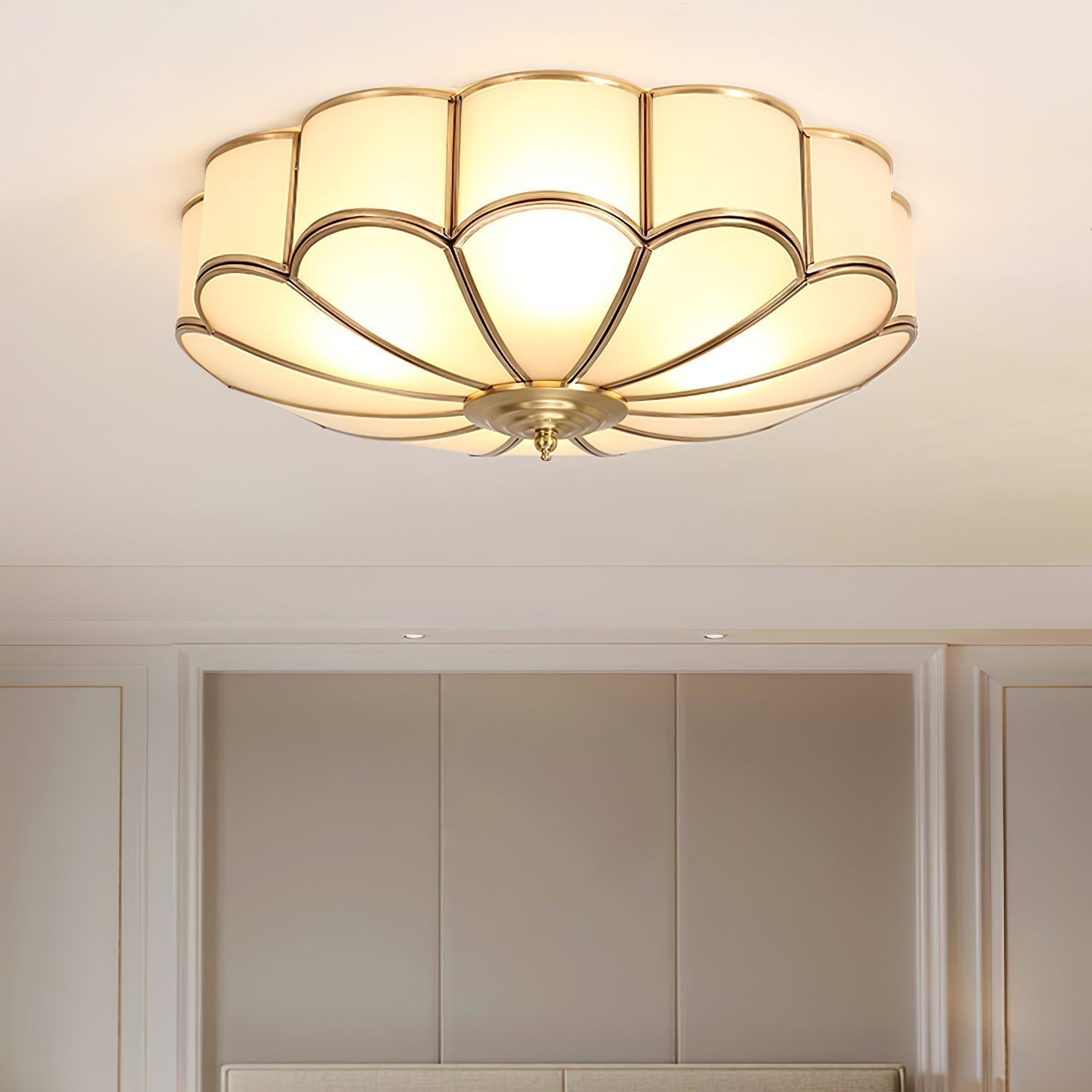 Lampa Sufitowa Art Deco w Kwiatowy Wzór ze Szkła Mrożonego – widok produktu 11 | Nuvira Home
