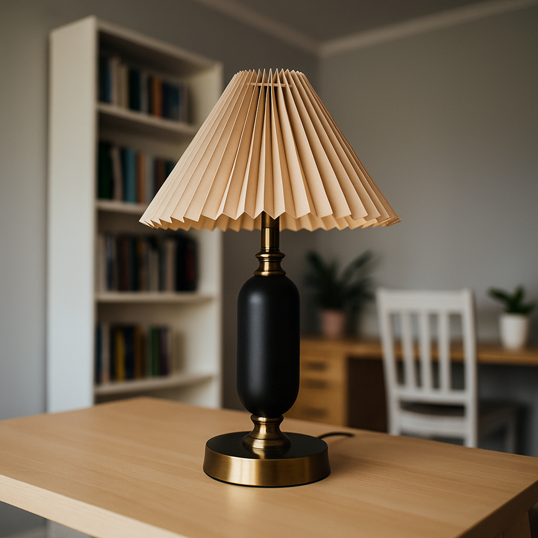 Metalowa Lampa Stołowa – Żelazo Tkanina – widok produktu 1 | Nuvira Home