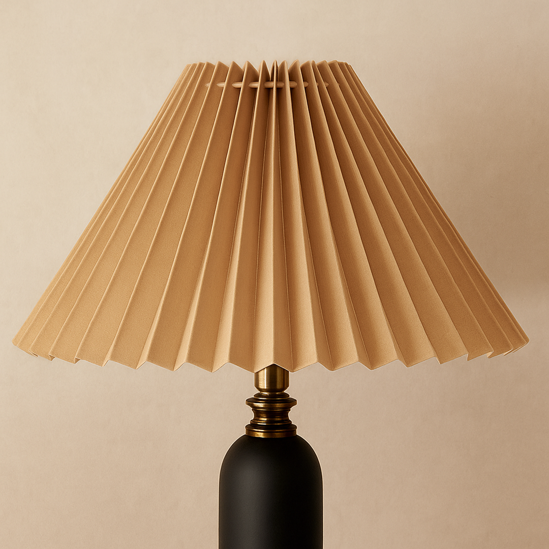 Metalowa Lampa Stołowa – Żelazo Tkanina – widok produktu 4 | Nuvira Home