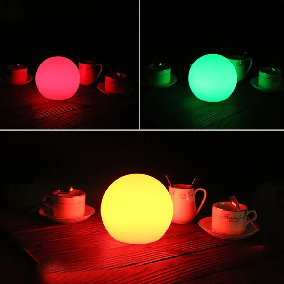 Minimalistyczna kulista lampka stołowa LED – widok produktu 7 | Nuvira Home