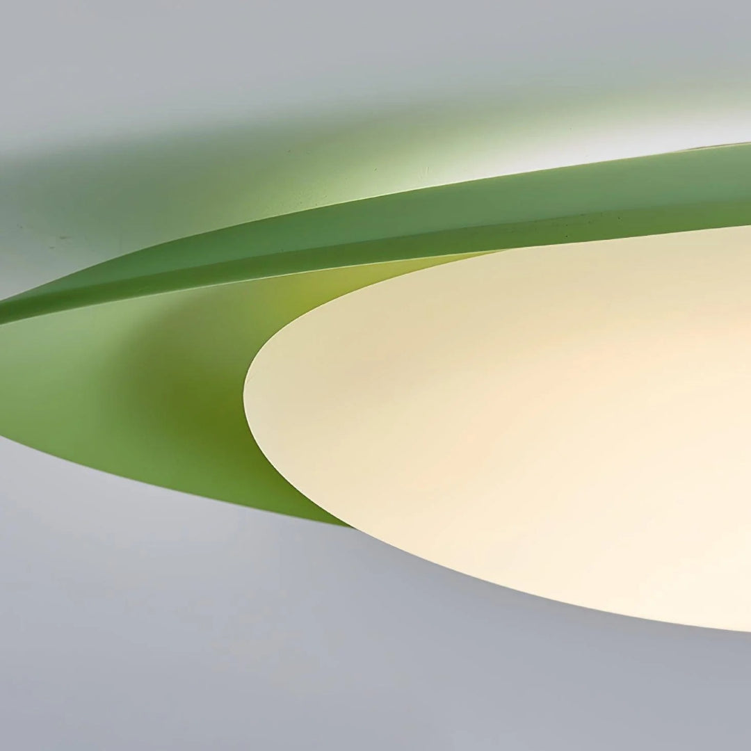 Minimalistyczna lampa sufitowa z motywem liścia – widok produktu 5 | Nuvira Home