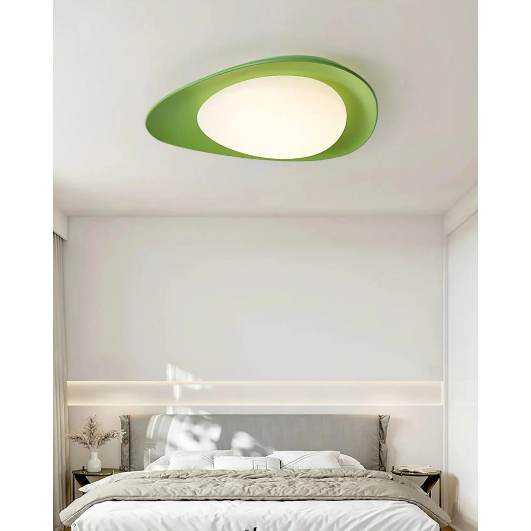 Minimalistyczna lampa sufitowa z motywem liścia – widok produktu 7 | Nuvira Home