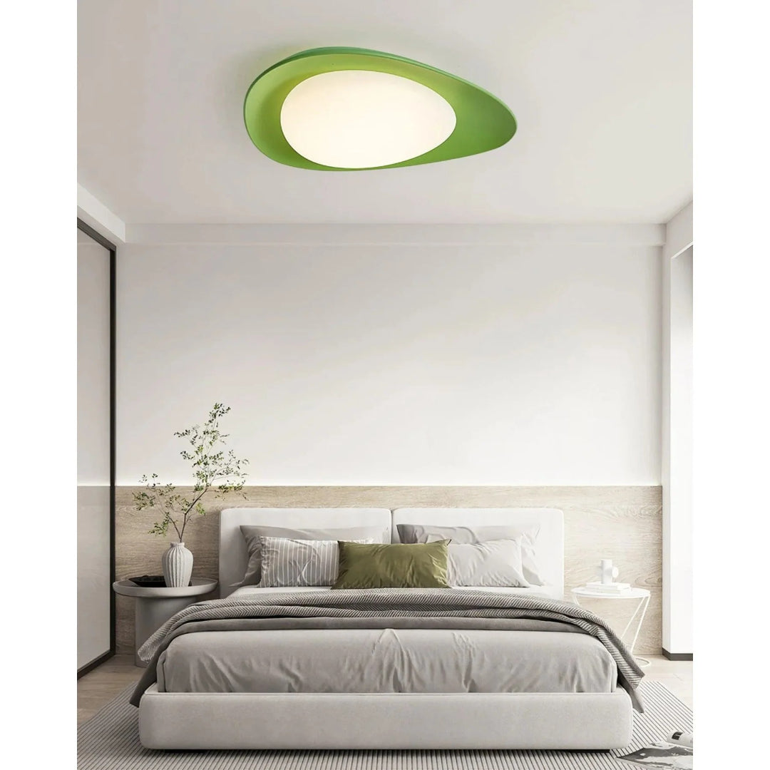 Minimalistyczna lampa sufitowa z motywem liścia – widok produktu 9 | Nuvira Home