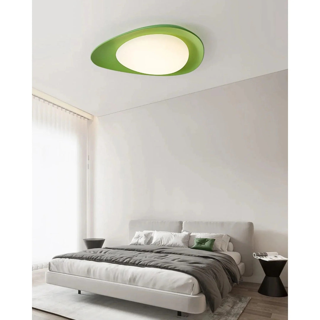 Minimalistyczna lampa sufitowa z motywem liścia – widok produktu 11 | Nuvira Home