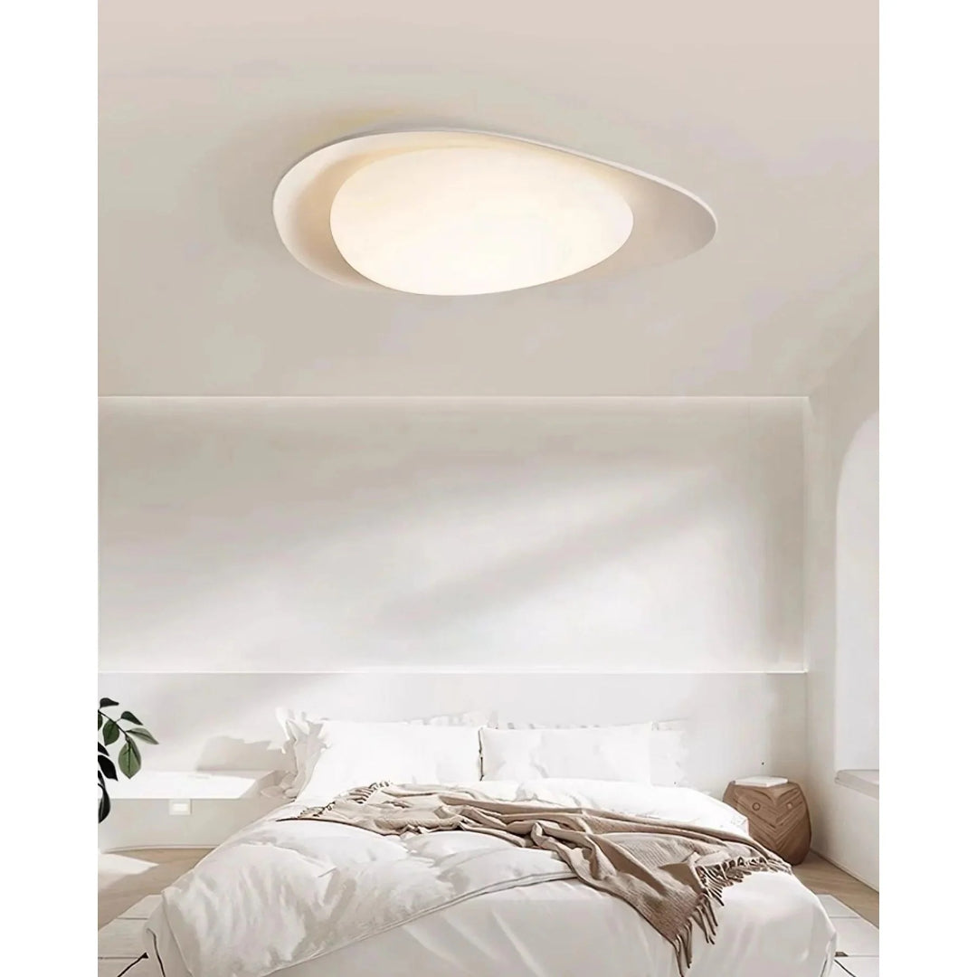 Minimalistyczna lampa sufitowa z motywem liścia – widok produktu 14 | Nuvira Home