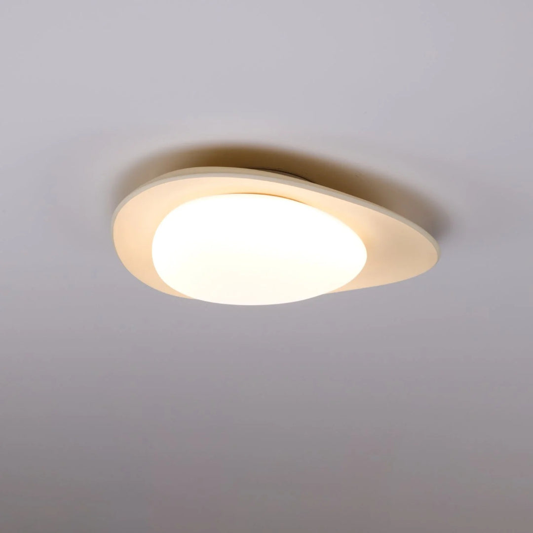Minimalistyczna lampa sufitowa z motywem liścia – widok produktu 32 | Nuvira Home