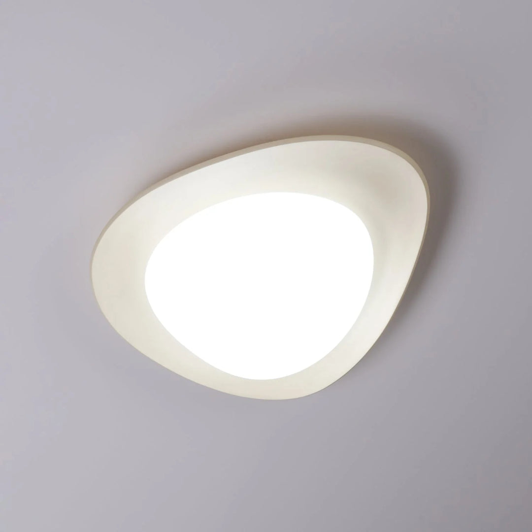 Minimalistyczna lampa sufitowa z motywem liścia – widok produktu 39 | Nuvira Home