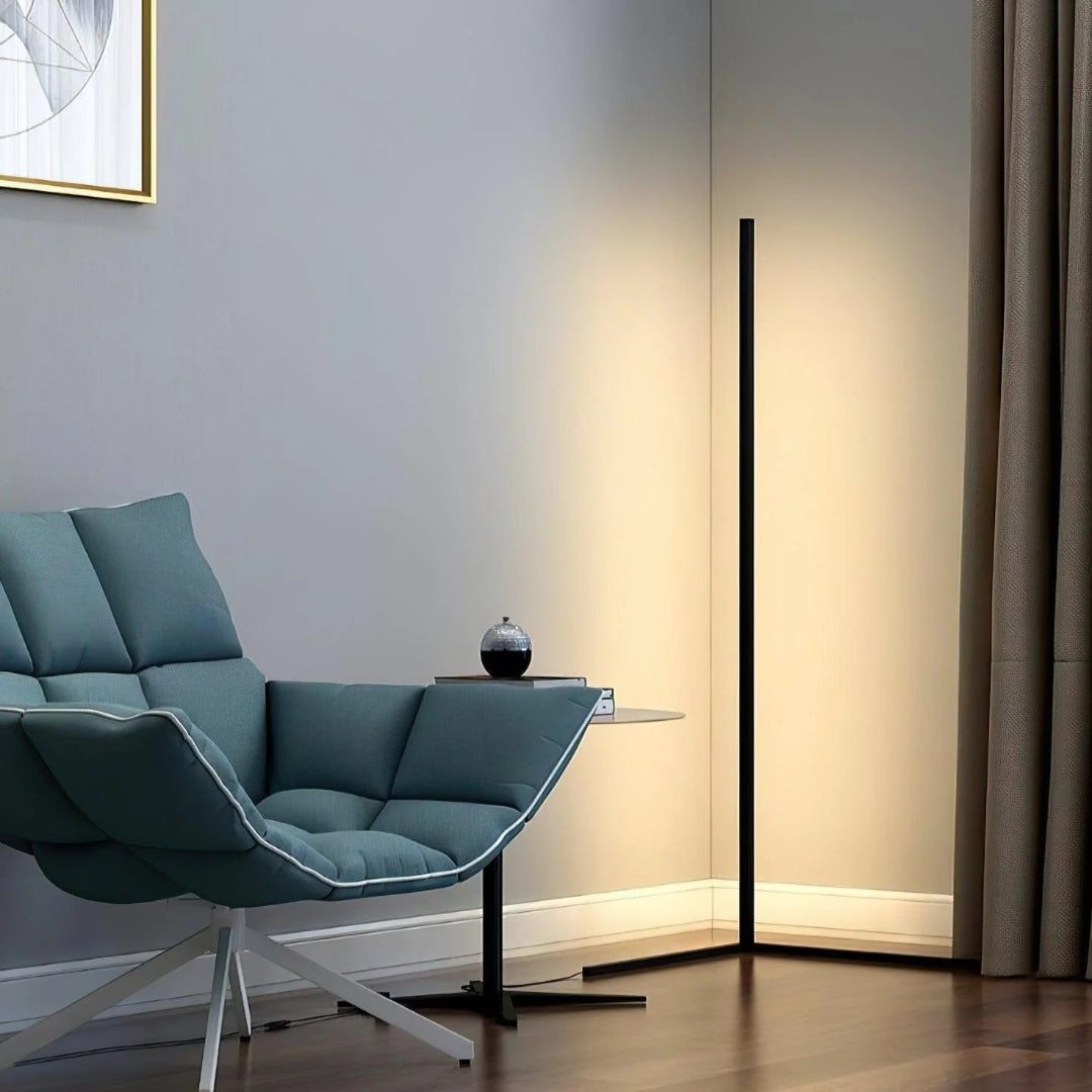 Minimalistyczna liniowa lampa podłogowa – widok produktu 7 | Nuvira Home