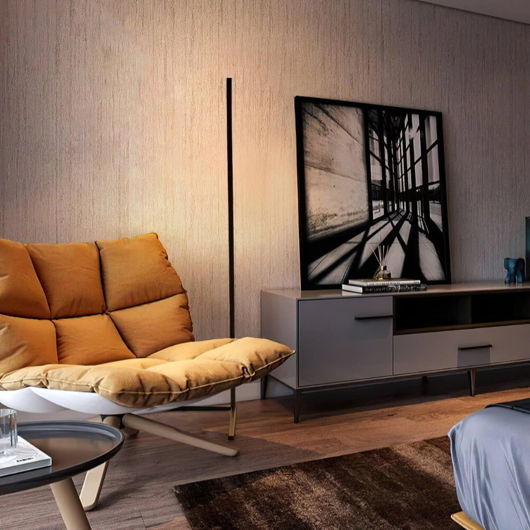 Minimalistyczna liniowa lampa podłogowa – widok produktu 19 | Nuvira Home
