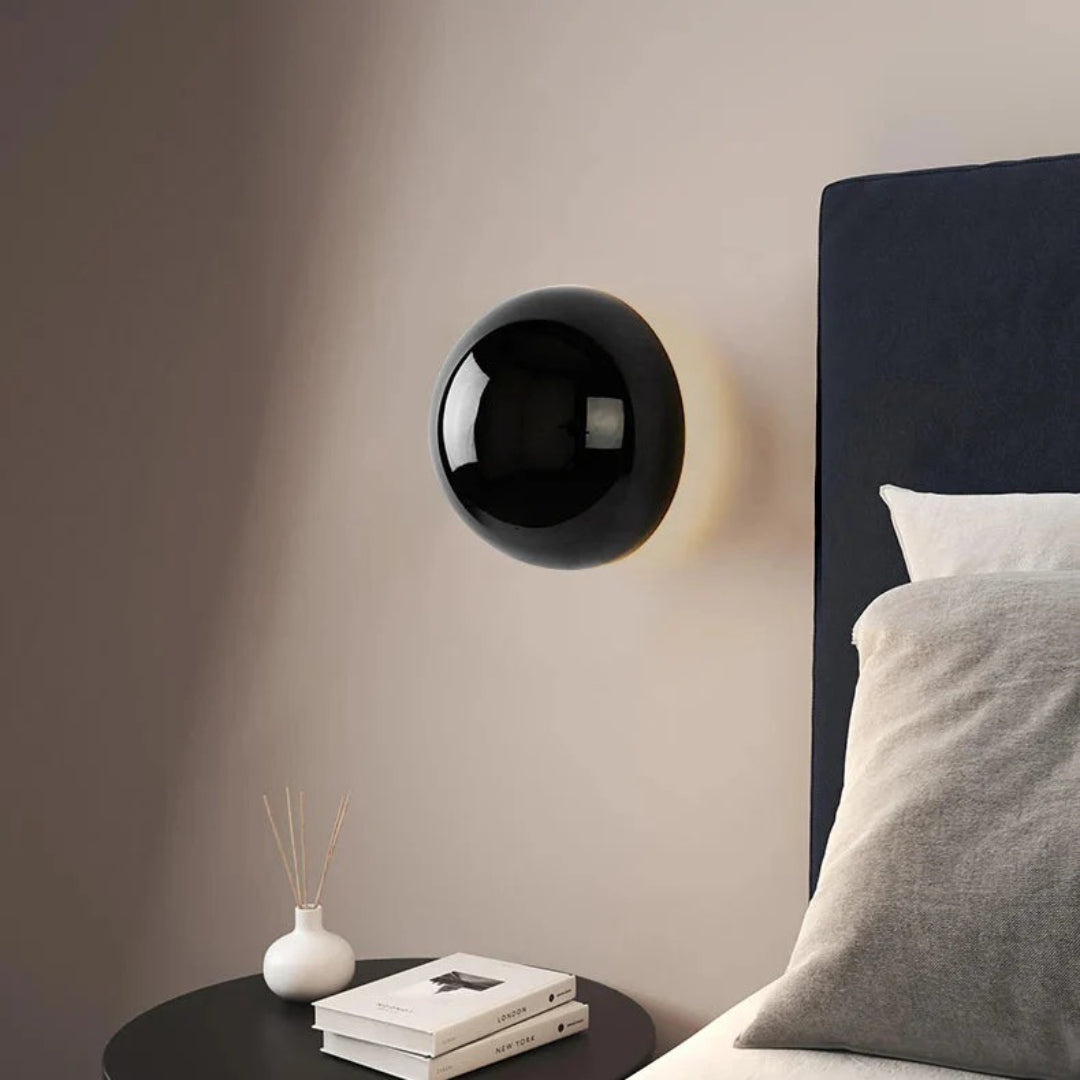 Minimalistyczna okrągła lampa ścienna – widok produktu 4 | Nuvira Home