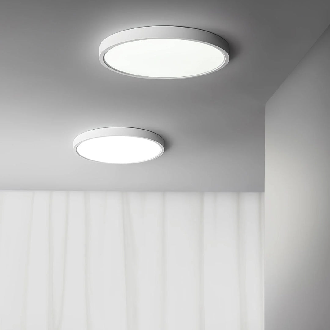 Minimalistyczna okrągła lampa sufitowa – widok produktu 4 | Nuvira Home