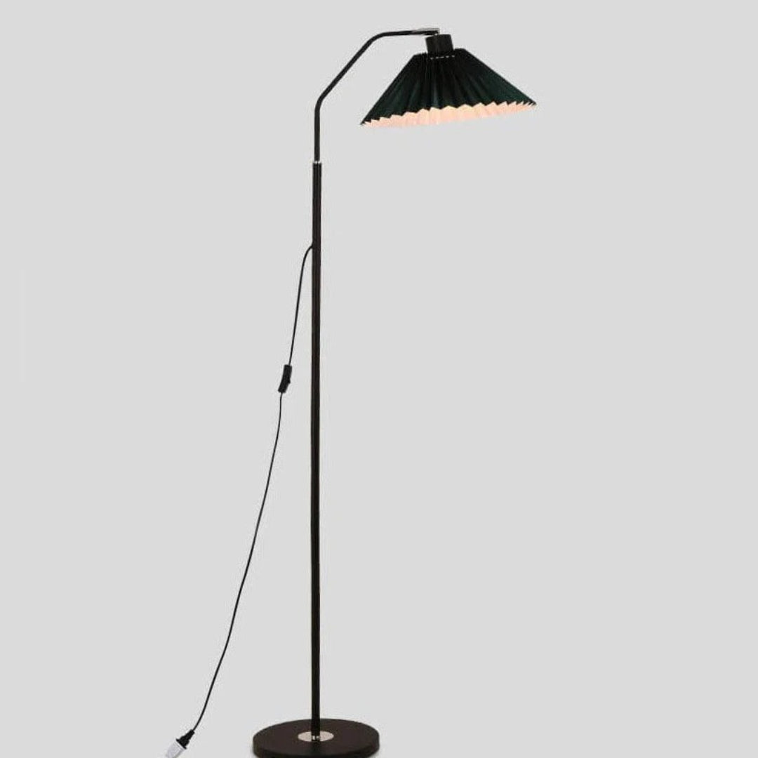 Minimalistyczna plisowana lampa podłogowa z tkaniny – widok produktu 14 | Nuvira Home