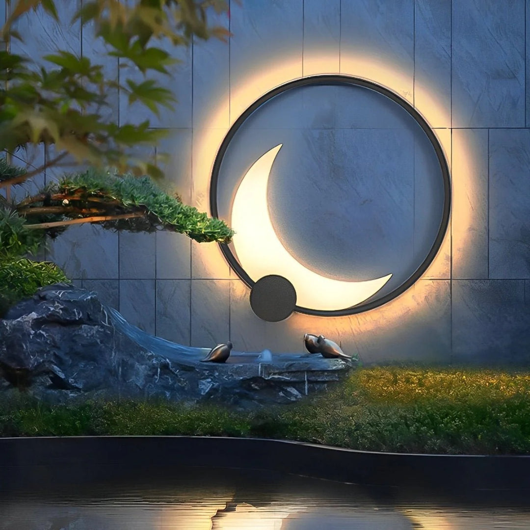 Minimalistyczna półksiężycowa lampa ścienna LED – widok produktu 5 | Nuvira Home