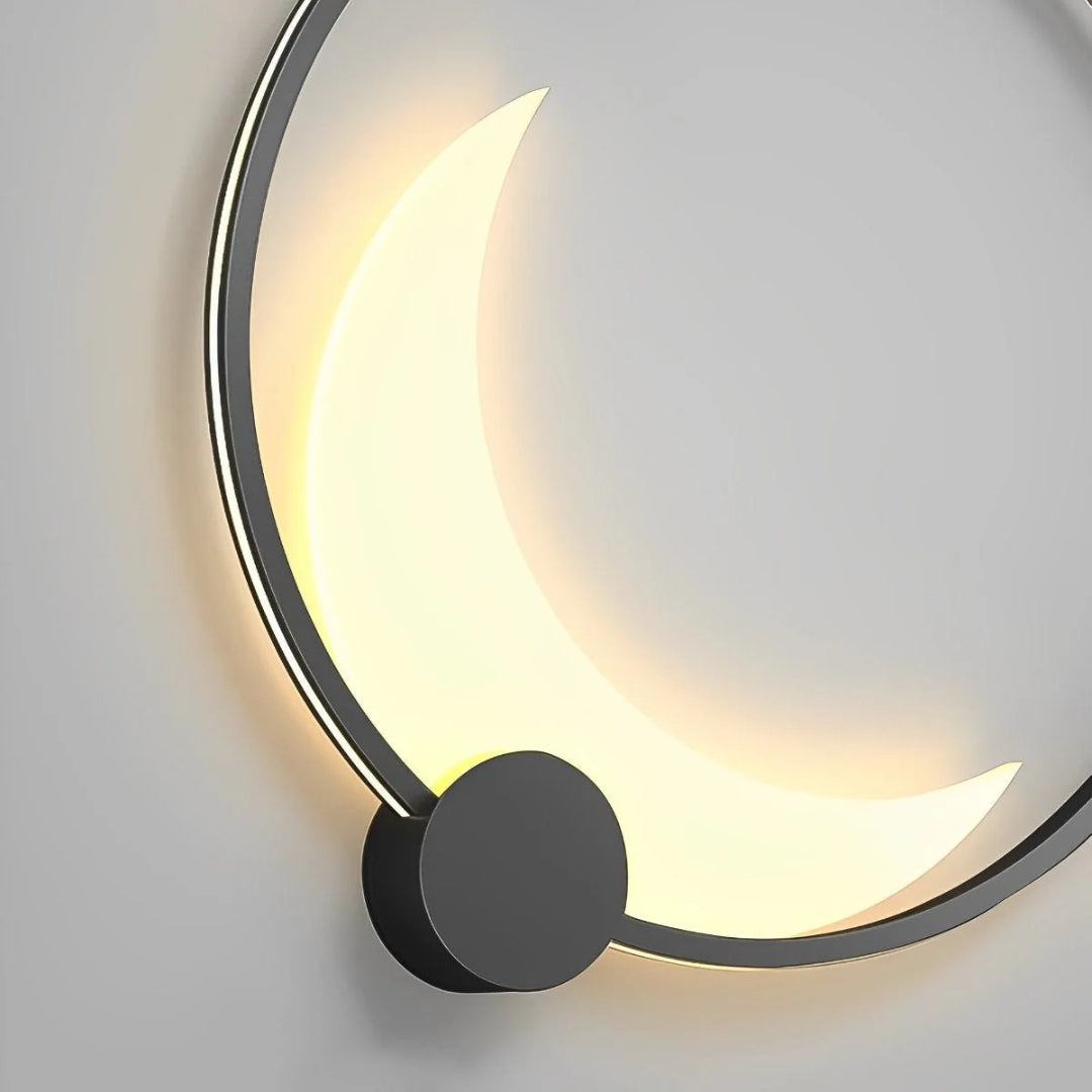 Minimalistyczna półksiężycowa lampa ścienna LED – widok produktu 10 | Nuvira Home