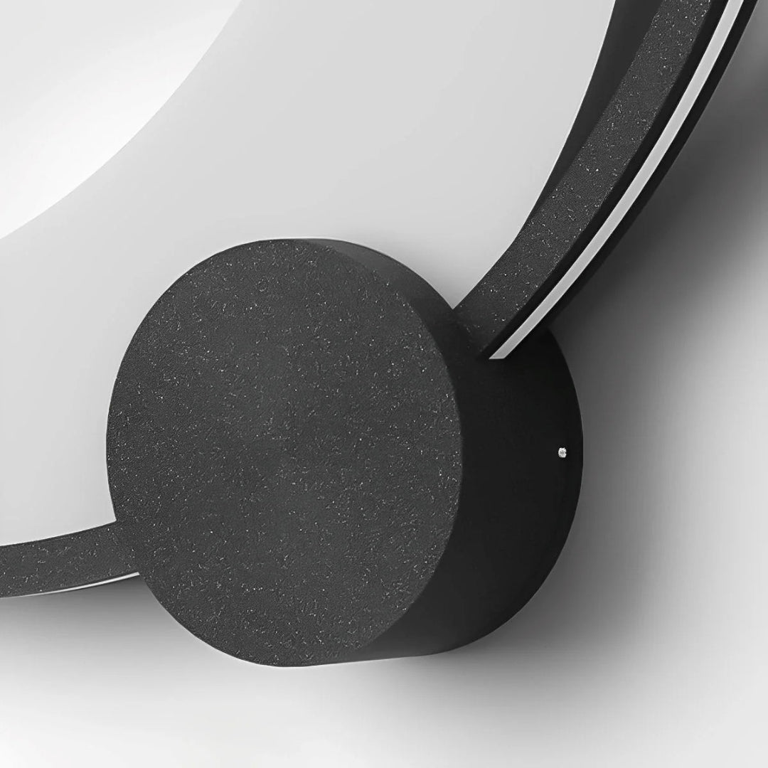 Minimalistyczna półksiężycowa lampa ścienna LED – widok produktu 11 | Nuvira Home