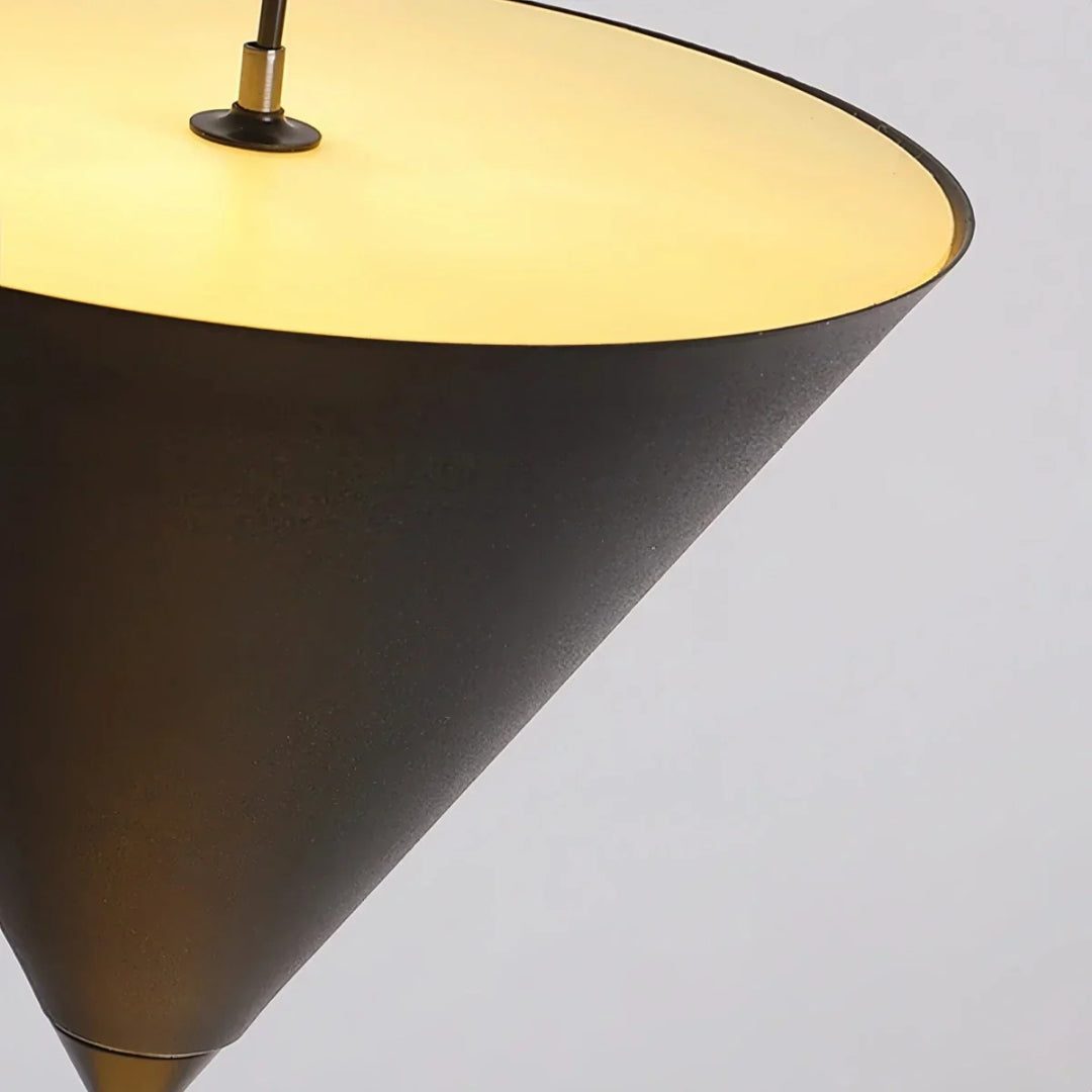 Minimalistyczna stożkowa lampa podłogowa – widok produktu 9 | Nuvira Home